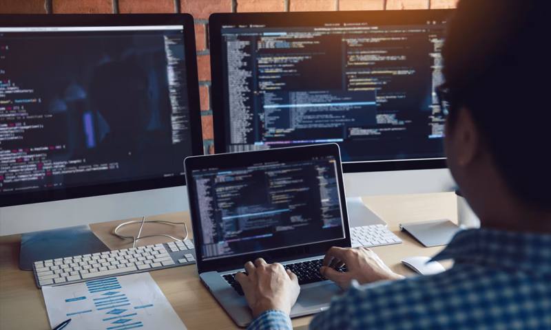 数据科学选型:R与Python如何赋能天祝网站建设?